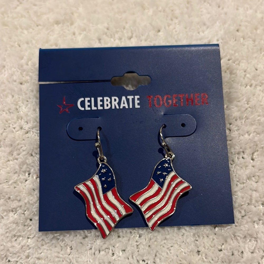 Celebrate Together American Flag Fashion Earrings NWT Kohls 1.5” x .50”